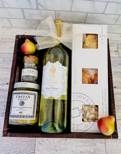 Especially for You gift package includes, chalkidiki olives, sparkling pairing set, appetizer picks