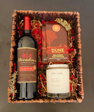 Load image into Gallery viewer, Chocolate red blend, chocolate bar 55% cocoa, mocha and praline candle, decorative table tray
